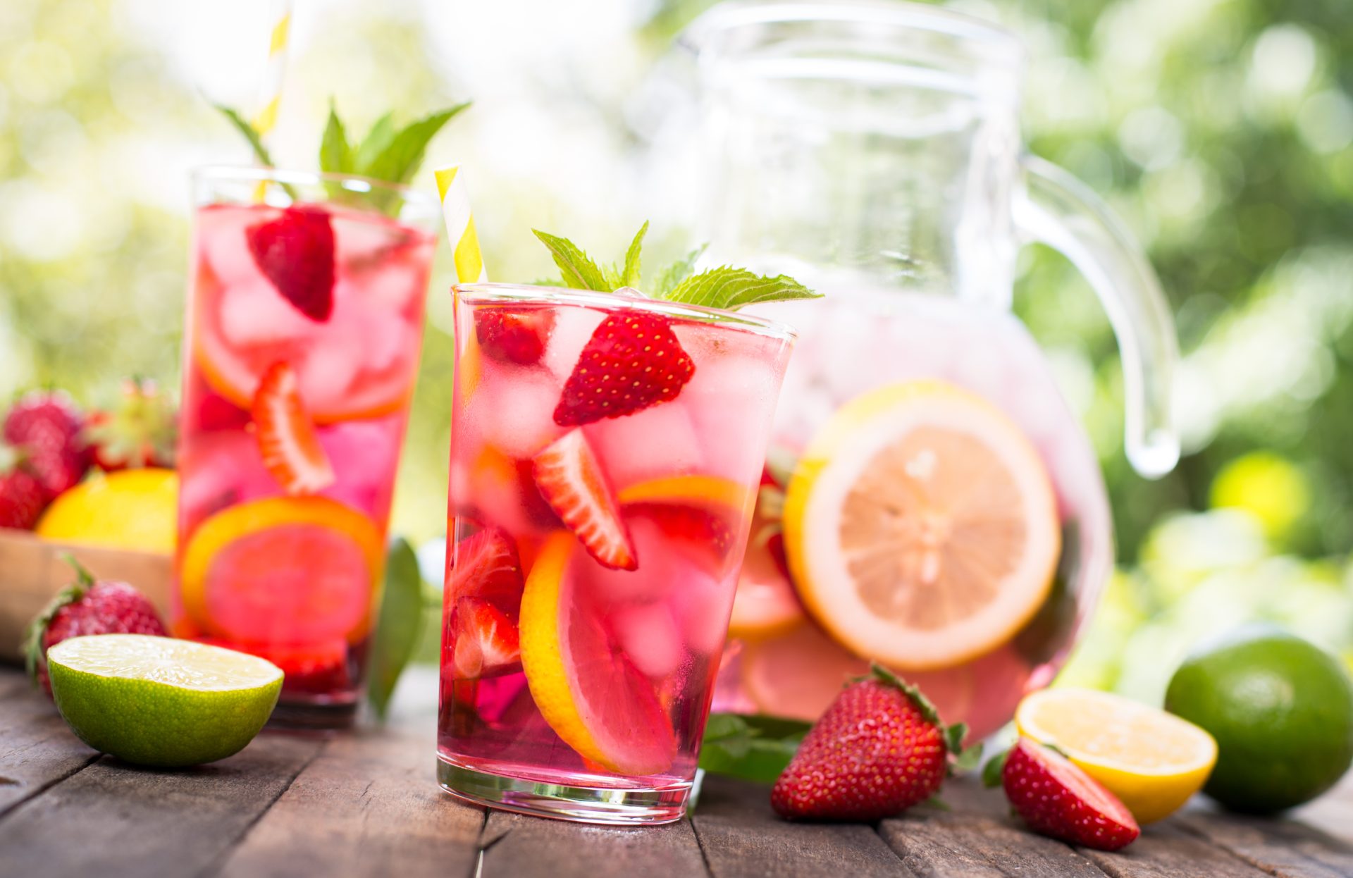 Fresh Strawberry Lemonade Cocktail