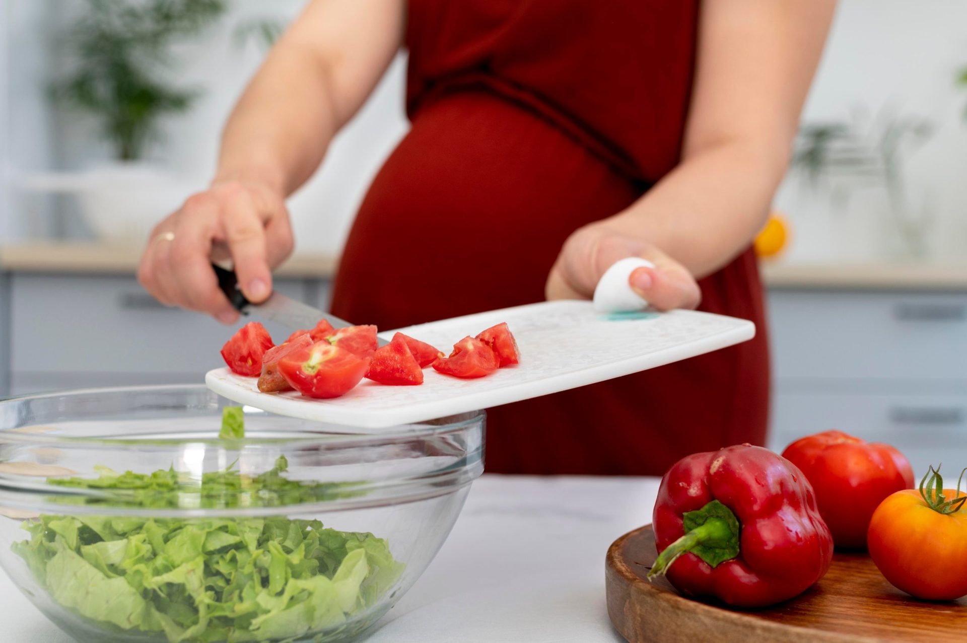 The Guide to Eating While Pregnant